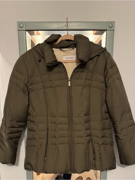 Calvin Klein Jackets & Blazers - Calvin Klein Olive Green Quilted Jacket with Cream Faux-Fur Lining